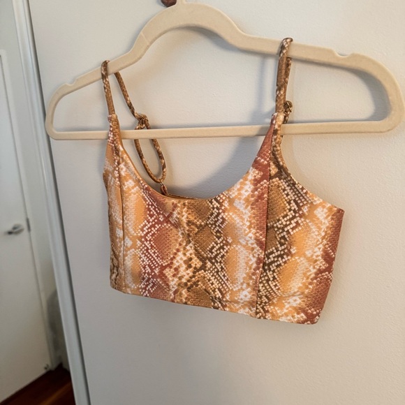 BEACH RIOT Snake Print Sports Bra In Golden Snake - Picture 3 of 6